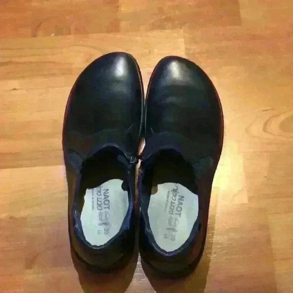 Men’s Black Leather Naot Loafer Size 39